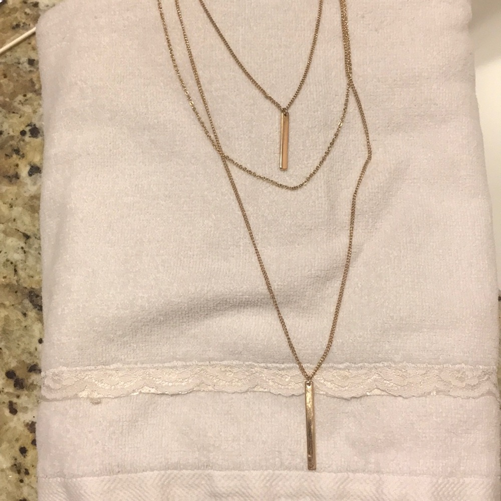 Long pendant necklace gold